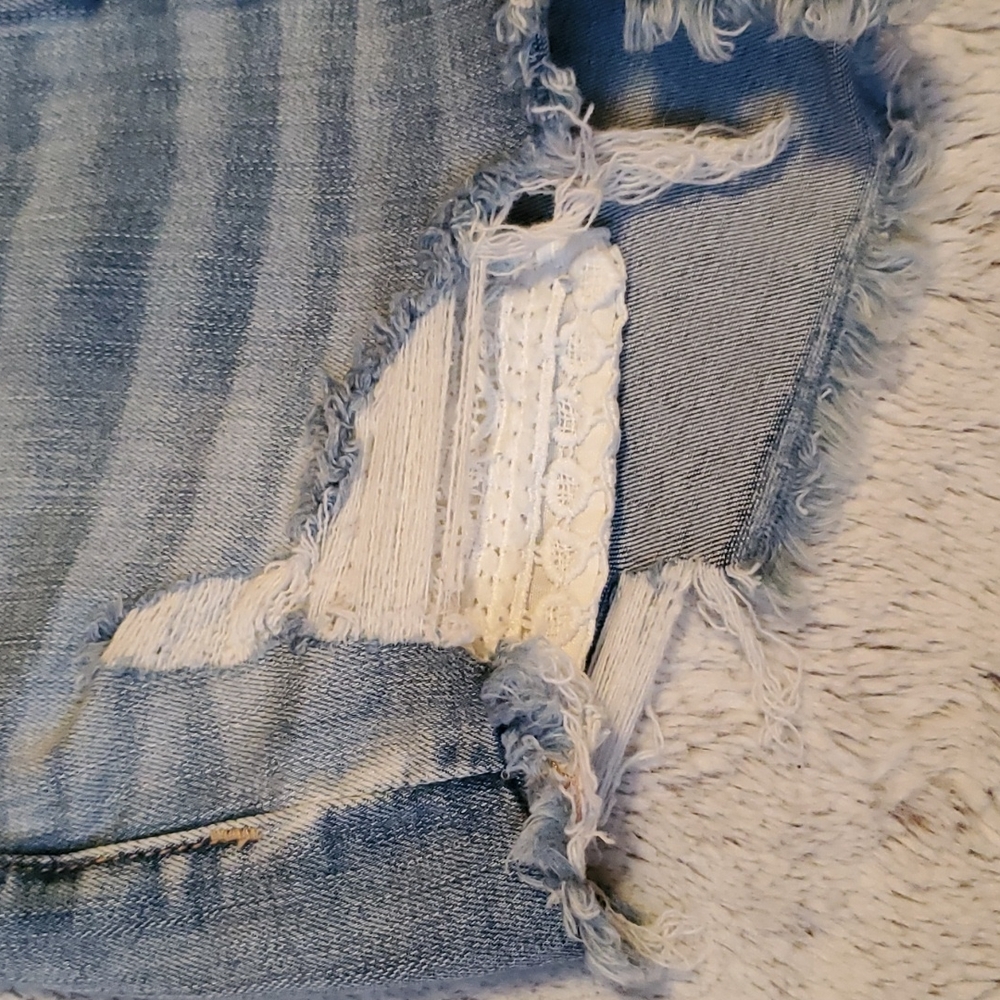 American Eagle Outfitters distressed denim short shorts size 2 - Picture 2 of 4